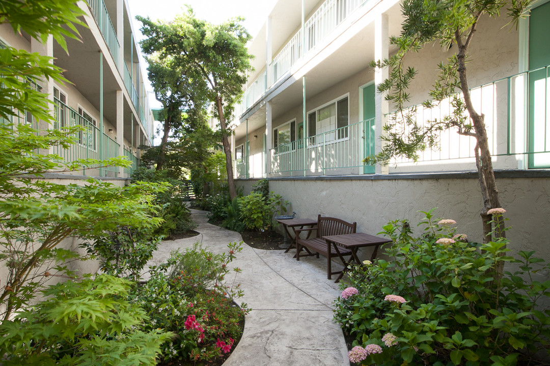 Villa Alameda Apartments in San Jose, CA - Building Photo