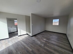 216 E Las Vegas St in Colorado Springs, CO - Foto de edificio - Building Photo