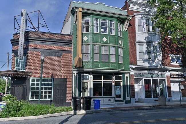 property at 1402 N 3rd St
