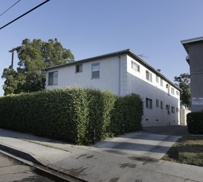 11659 Hamlin St in North Hollywood, CA - Building Photo