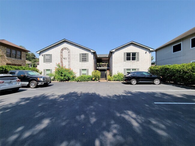 411 Westmoreland St in Houston, TX - Building Photo - Building Photo
