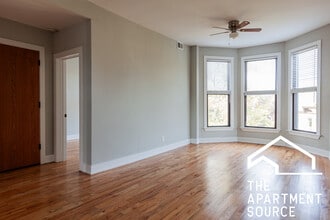 629 W Oakdale Ave, Unit 1 in Chicago, IL - Building Photo - Building Photo