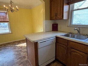 1928 Bacon Ave in Berkley, MI - Building Photo - Building Photo