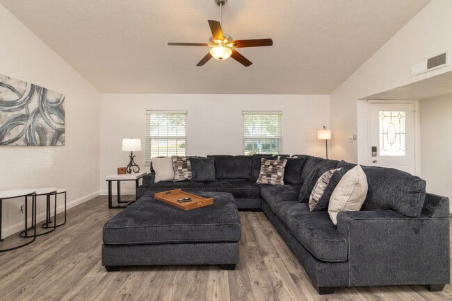 864 Warwick Dr in Plano, TX - Building Photo - Building Photo