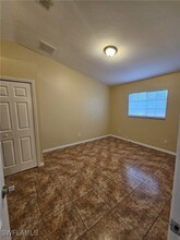 4754 22nd St SW in Lehigh Acres, FL - Foto de edificio - Building Photo