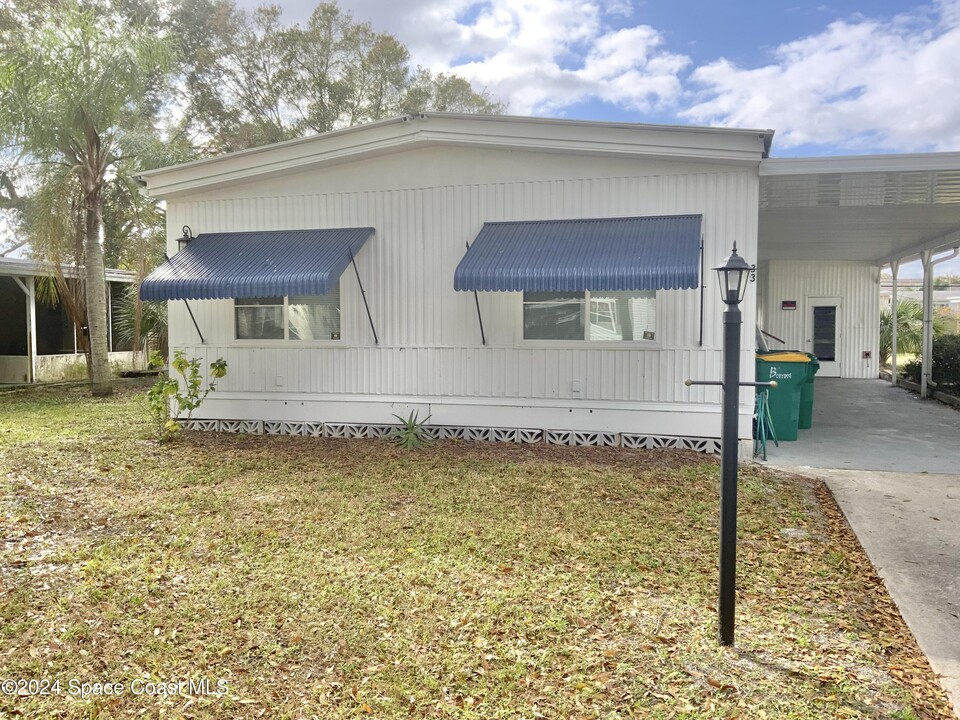 33 Paul Rene Dr in Melbourne, FL - Building Photo