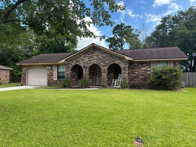 206 Village Green Cir in Summerville, SC - Building Photo - Building Photo