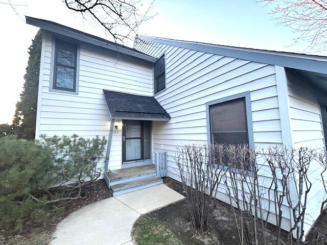724 Shepard Ct in Gurnee, IL - Building Photo