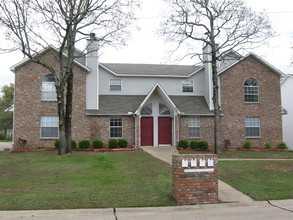 Apple Valley Townhomes in Sherwood, AR - Building Photo - Building Photo