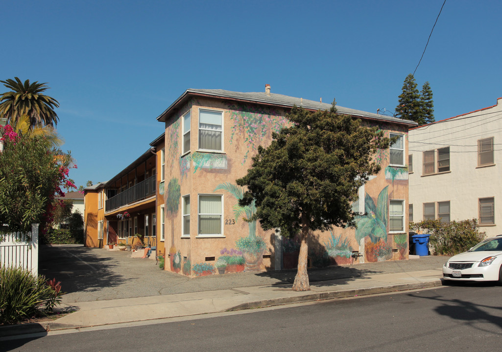 223 Pacific St in Santa Monica, CA - Building Photo