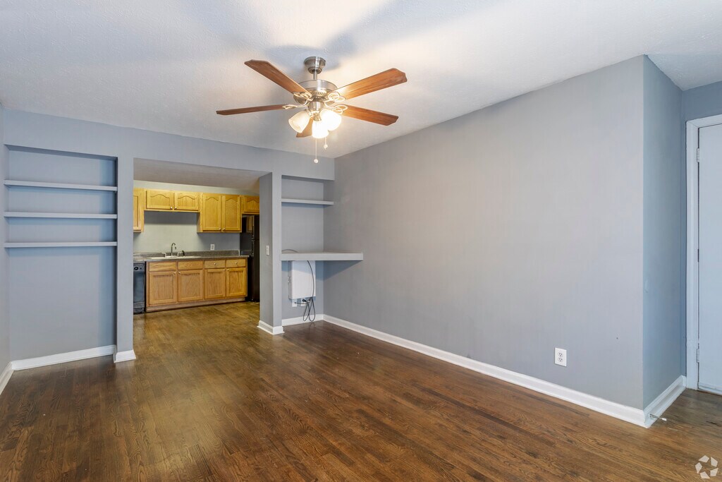 Eagle Court / Carrollton Walk Apartments in Carrollton, GA