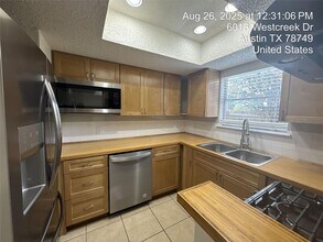 6016 Westcreek Dr in Austin, TX - Building Photo - Building Photo