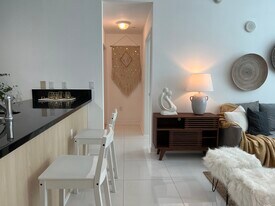 79 SW 12th St, Unit 2915 in Miami, FL - Building Photo