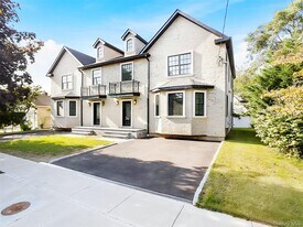 56 Jackson Ave in Mineola, NY - Building Photo