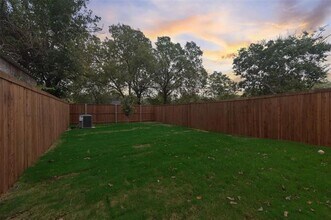 217 W Yarmouth St in Dallas, TX - Building Photo - Building Photo