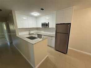 1017 SE 22nd Ave in Pompano Beach, FL - Building Photo - Building Photo
