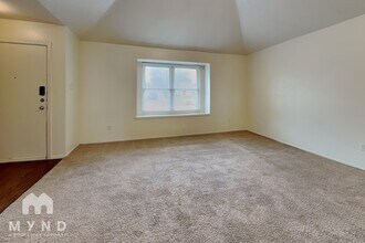 10002 Green Valley Ln in Houston, TX - Building Photo - Building Photo