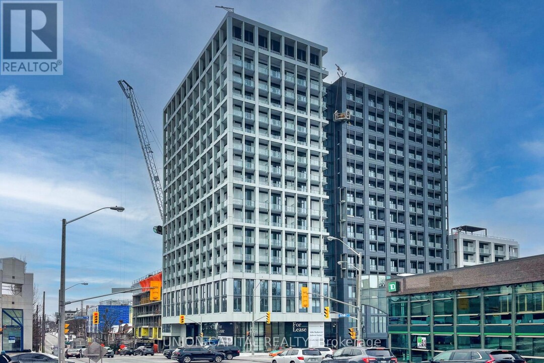 2020-2020 Bathurst St in Toronto, ON - Building Photo