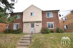 7264 Reading Rd, Unit 1 in Cincinnati, OH - Building Photo
