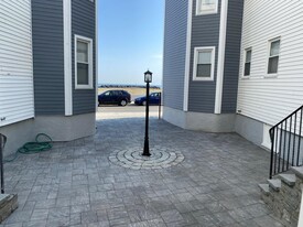 87 Winthrop Shore Dr, Unit 3 Apartamentos