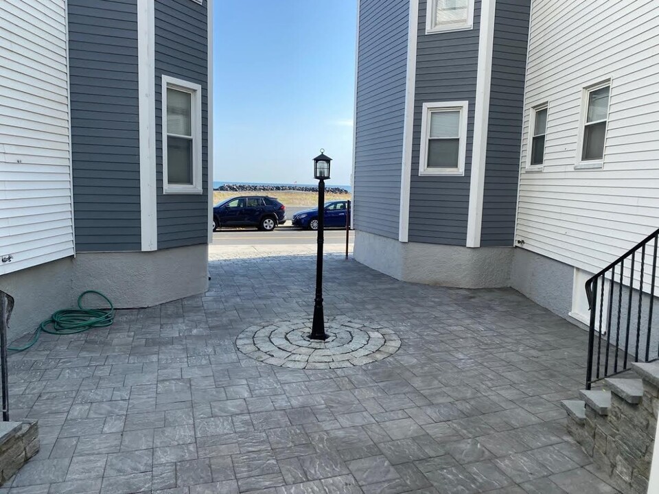 87 Winthrop Shore Dr, Unit 3 in Winthrop, MA - Building Photo