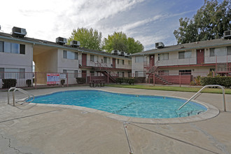 Meridian Pointe in Stockton, CA - Building Photo - Building Photo