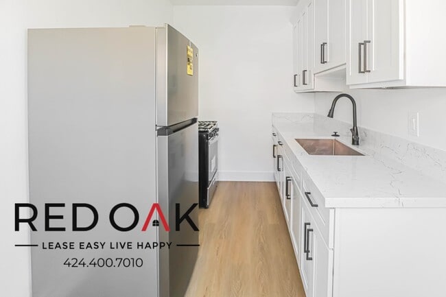 2919 W 8th St in Los Angeles, CA - Foto de edificio - Building Photo