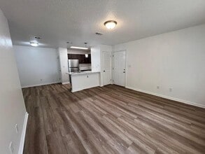 100 Kazmira Ct in Niceville, FL - Building Photo - Building Photo