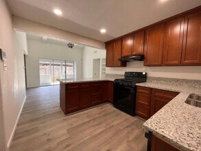 1309 Oak Terrace Ct in Sacramento, CA - Building Photo - Building Photo