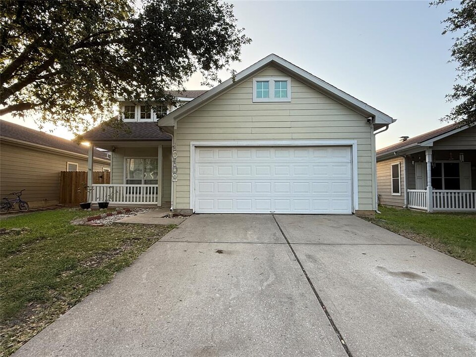 10102 Sweet Olive Way in Tomball, TX - Building Photo