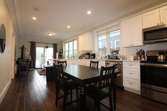 140 Minden St, Unit 40 in Boston, MA - Building Photo - Building Photo