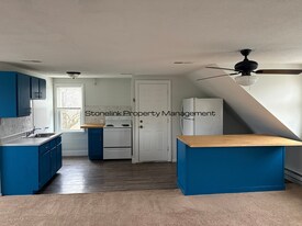 37 Godfrey St in Taunton, MA - Building Photo