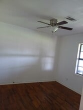 1802 N Avenue Q in Freeport, TX - Building Photo - Building Photo
