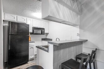 Woodside Villas Apartments in Irving, TX - Building Photo - Interior Photo