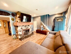 38 Evergreen Ave in Fords, NJ - Building Photo - Building Photo