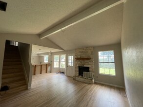 1711 Tamra Ct in Round Rock, TX - Foto de edificio - Building Photo