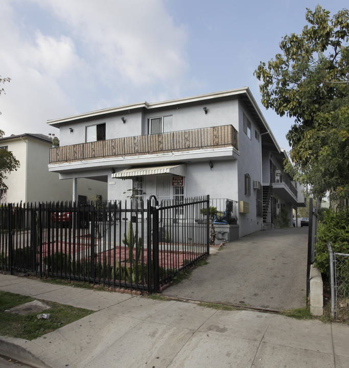 5753 Lexington Ave in Los Angeles, CA - Building Photo