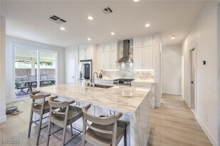 5404 Avent Ferry St in Las Vegas, NV - Building Photo