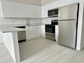 1091 E 17th St in Hialeah, FL - Building Photo - Building Photo