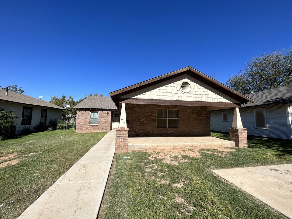 1912 17th St in Lubbock, TX - Building Photo