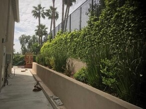 4037 Jennings Dr in Los Angeles, CA - Foto de edificio - Building Photo