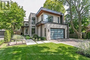 363 Morrison Rd in Oakville, ON - Building Photo