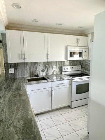 5501 NW 2nd Ave in Boca Raton, FL - Building Photo - Building Photo