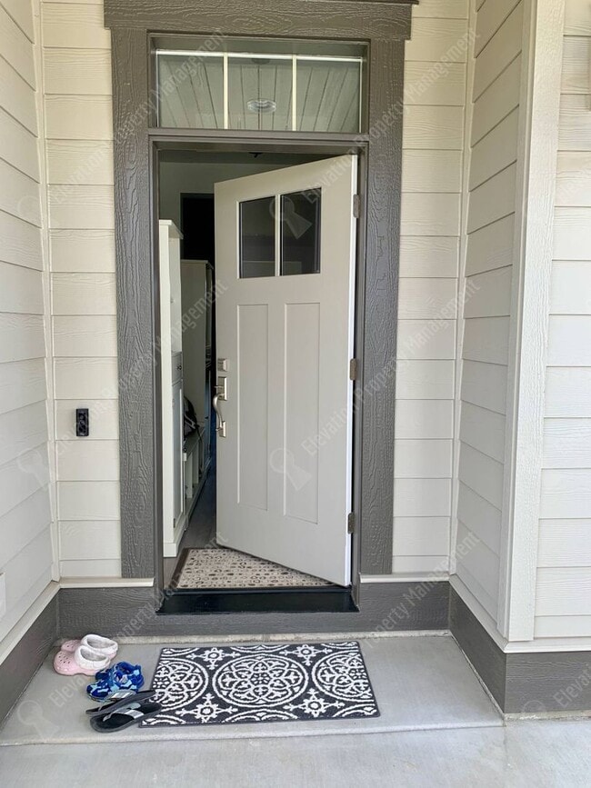 3656 SW Badger Ct in Redmond, OR - Building Photo - Building Photo