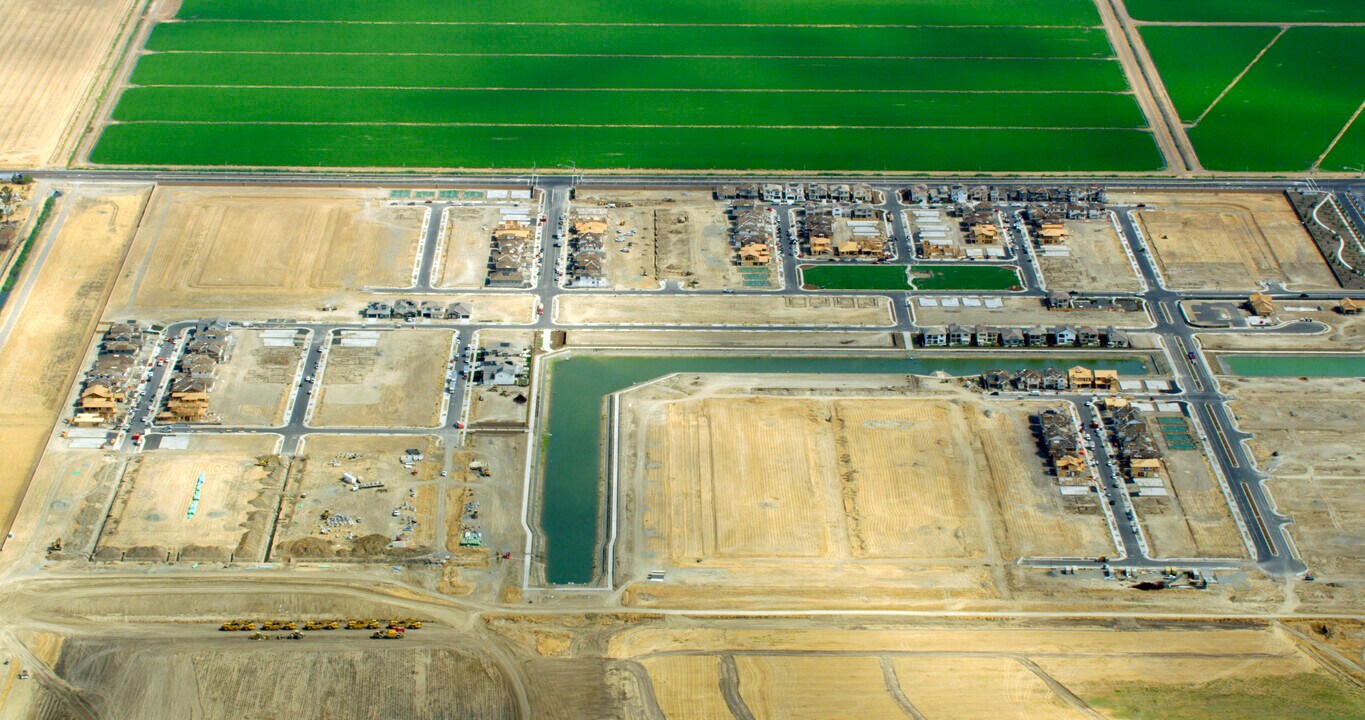 Northlake in Sacramento, CA - Building Photo