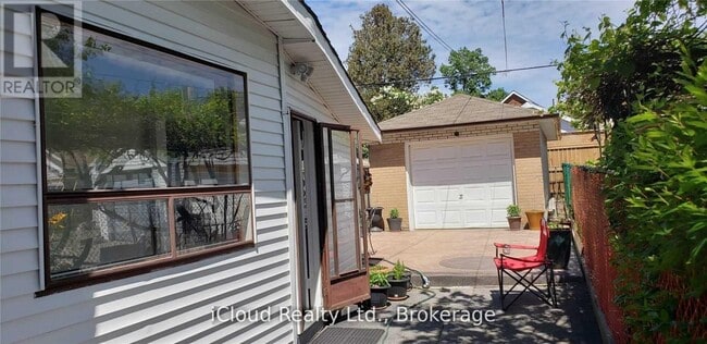 547 Lauder Ave in Toronto, ON - Building Photo - Building Photo