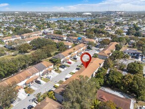 3364 NW 197th Terrace in Miami Gardens, FL - Building Photo - Building Photo