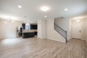 10402 Abana Way in Austin, TX - Building Photo - Building Photo