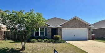 833 Moorhen Wy in Crestview, FL - Building Photo