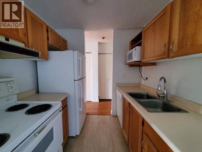 8591 Westminster Hwy in Richmond, BC - Building Photo - Building Photo